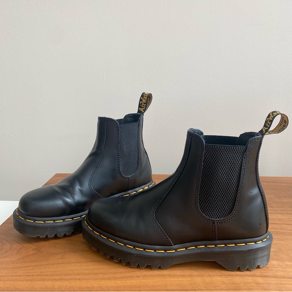 Dr Marten 2976 Bex Smooth Black Leather | Women’s size 7. Like new condition!